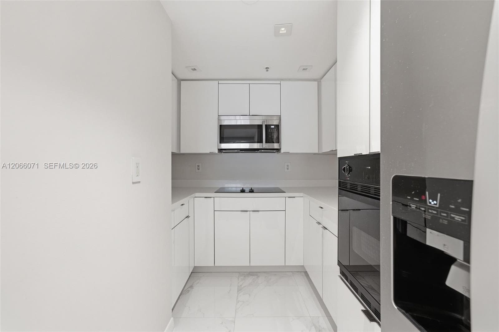 185 SE 14th Ter # 1010, Miami, FL 33131 photo 11
