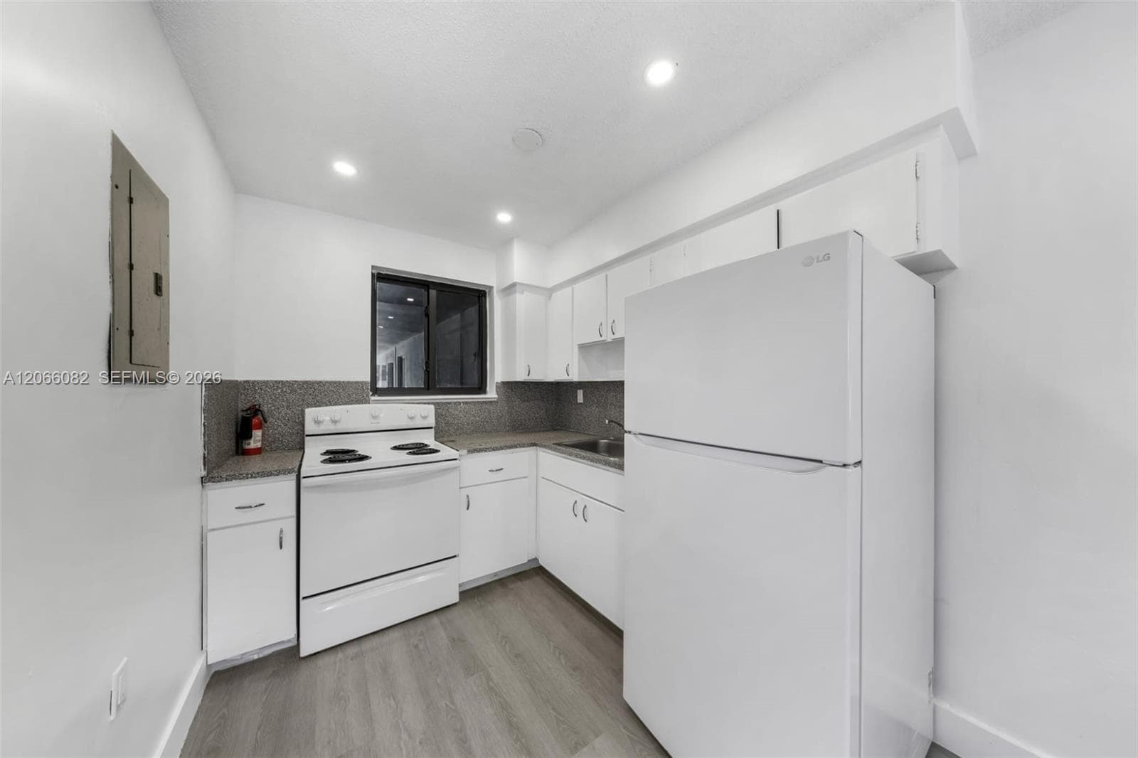 17150 NE 23rd Ave # 10, North Miami Beach, FL 33160 photo 2