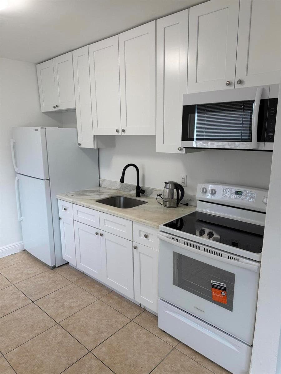 760 NW 4TH Street # 2, Hallandale Beach, FL 33009