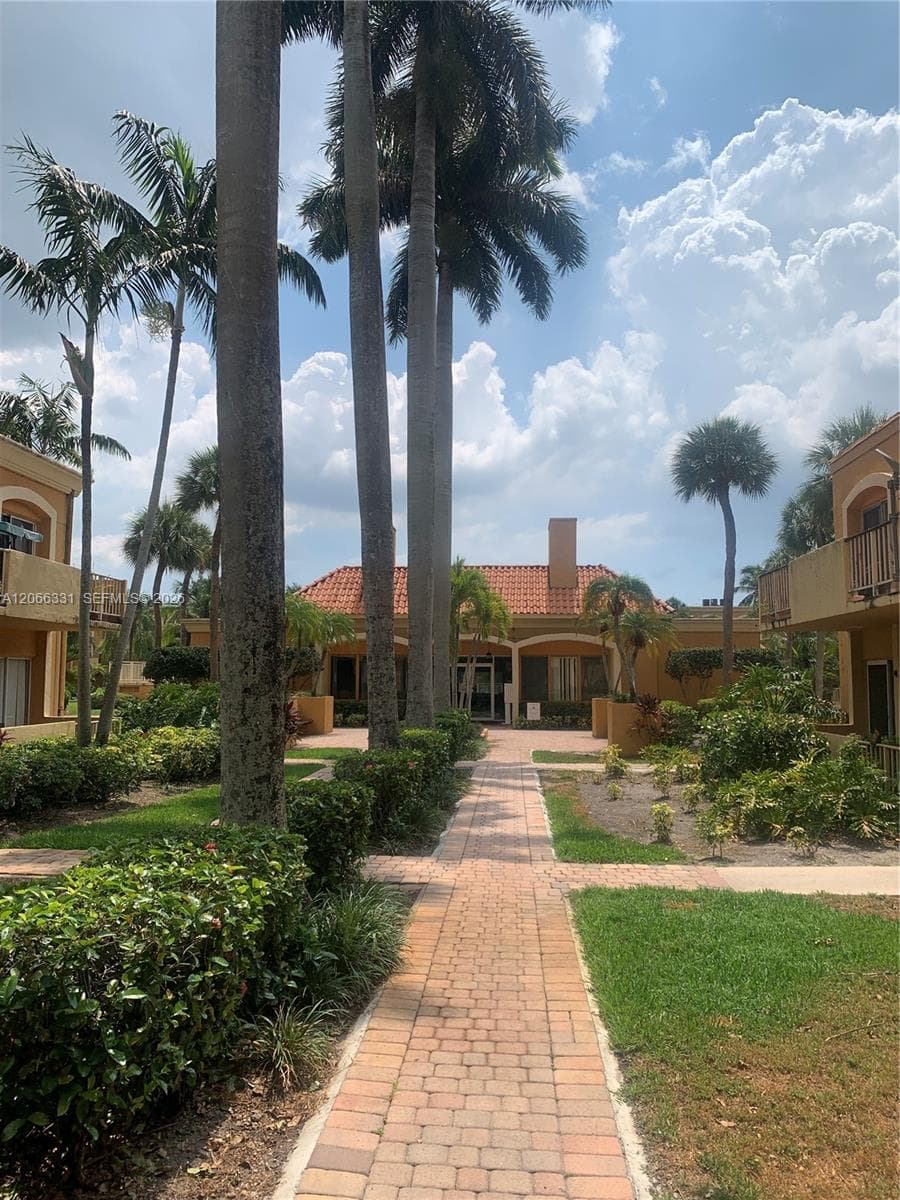 17901 NW 68th Ave # T104, Hialeah, FL 33015 photo 11