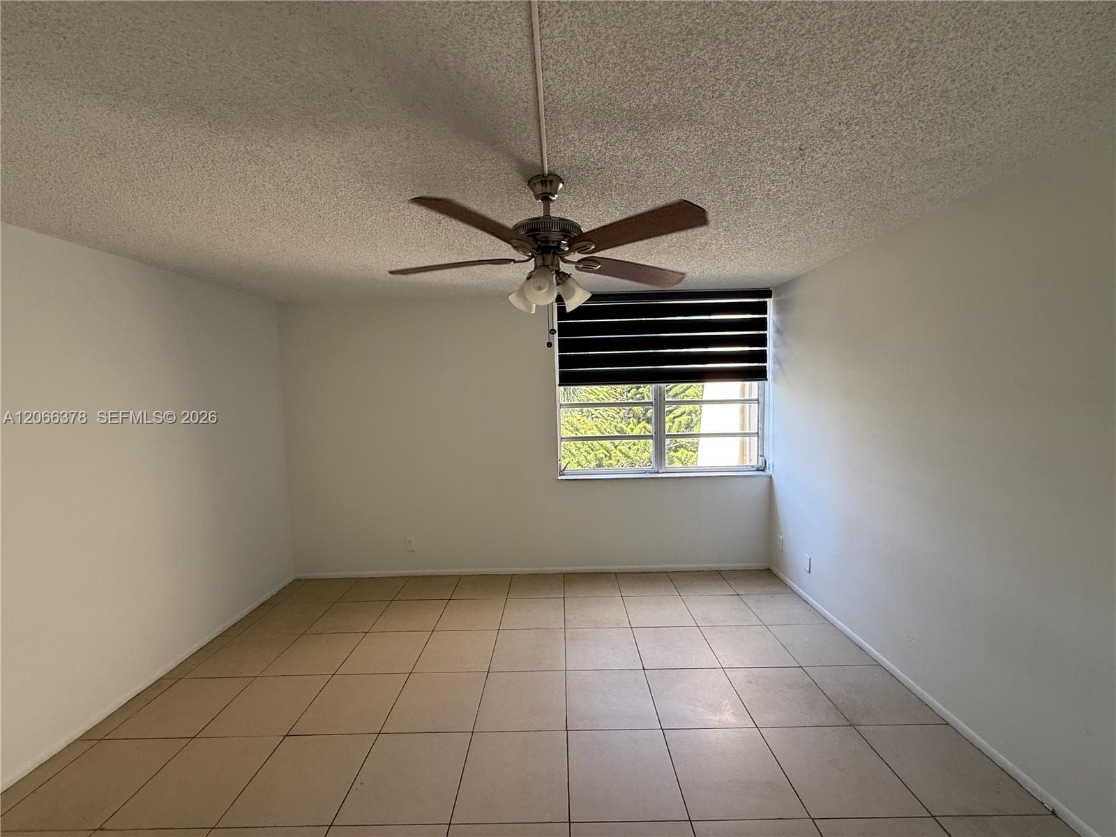 952 NE 199th St # 4K, Miami, FL 33179 photo 6