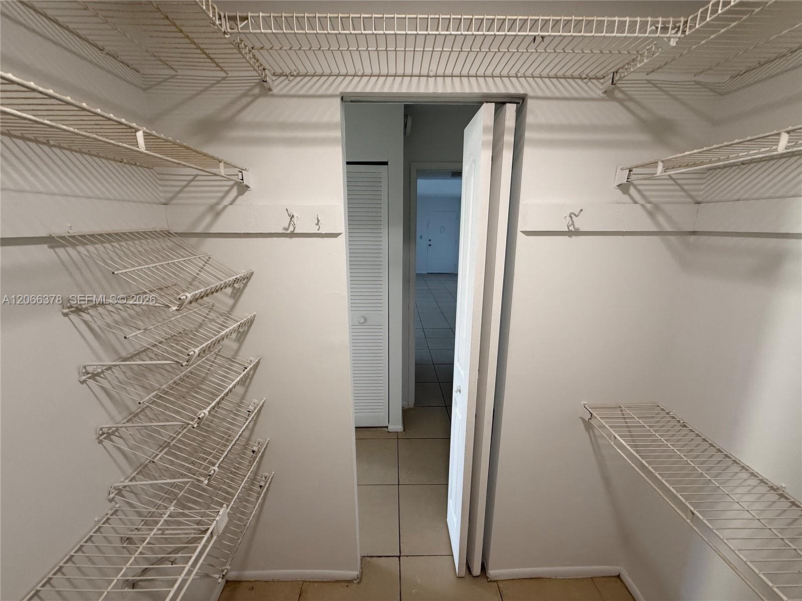 952 NE 199th St # 4K, Miami, FL 33179 photo 7