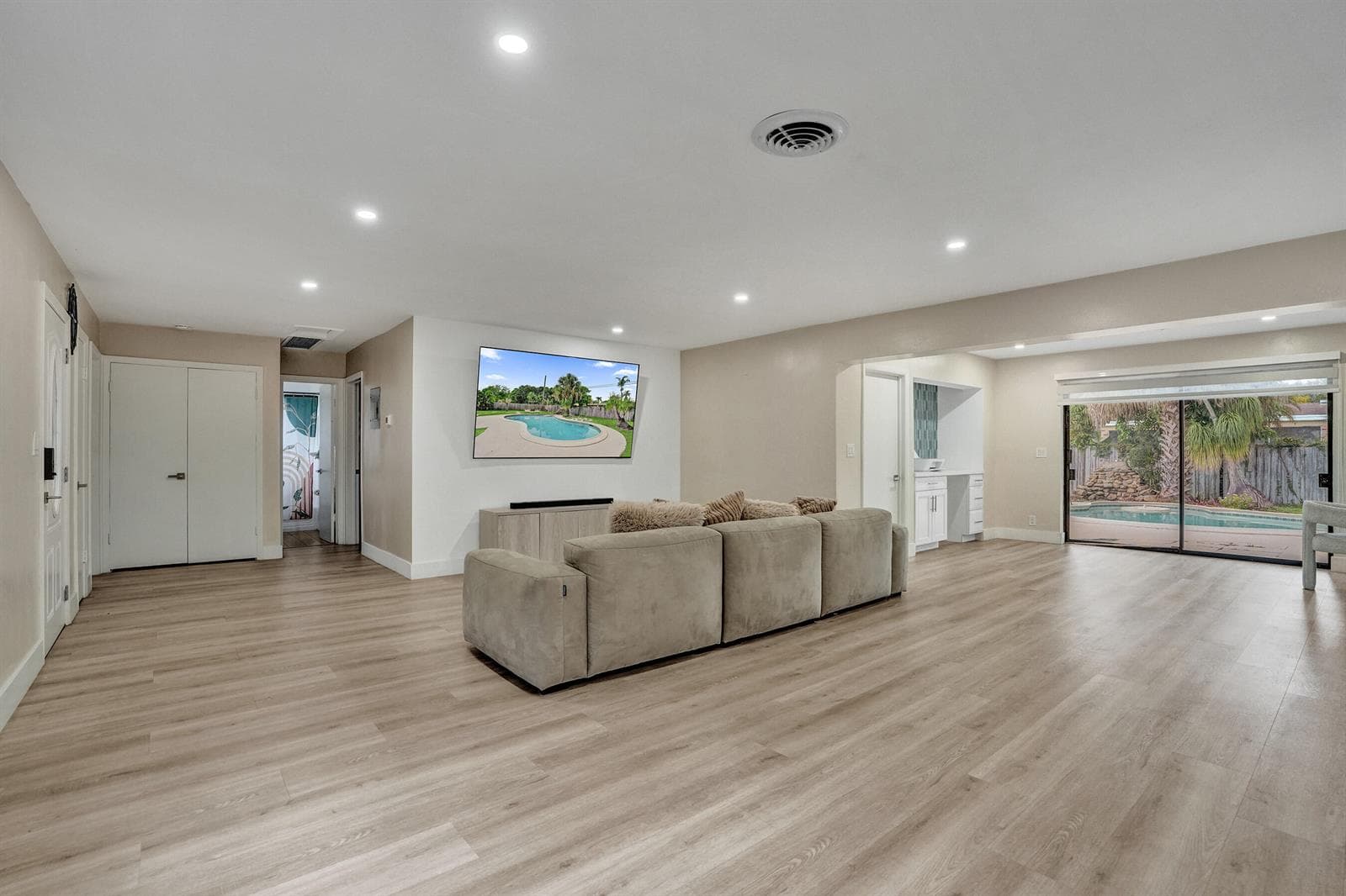 885 Azalea Court, Plantation, FL 33317 photo 6