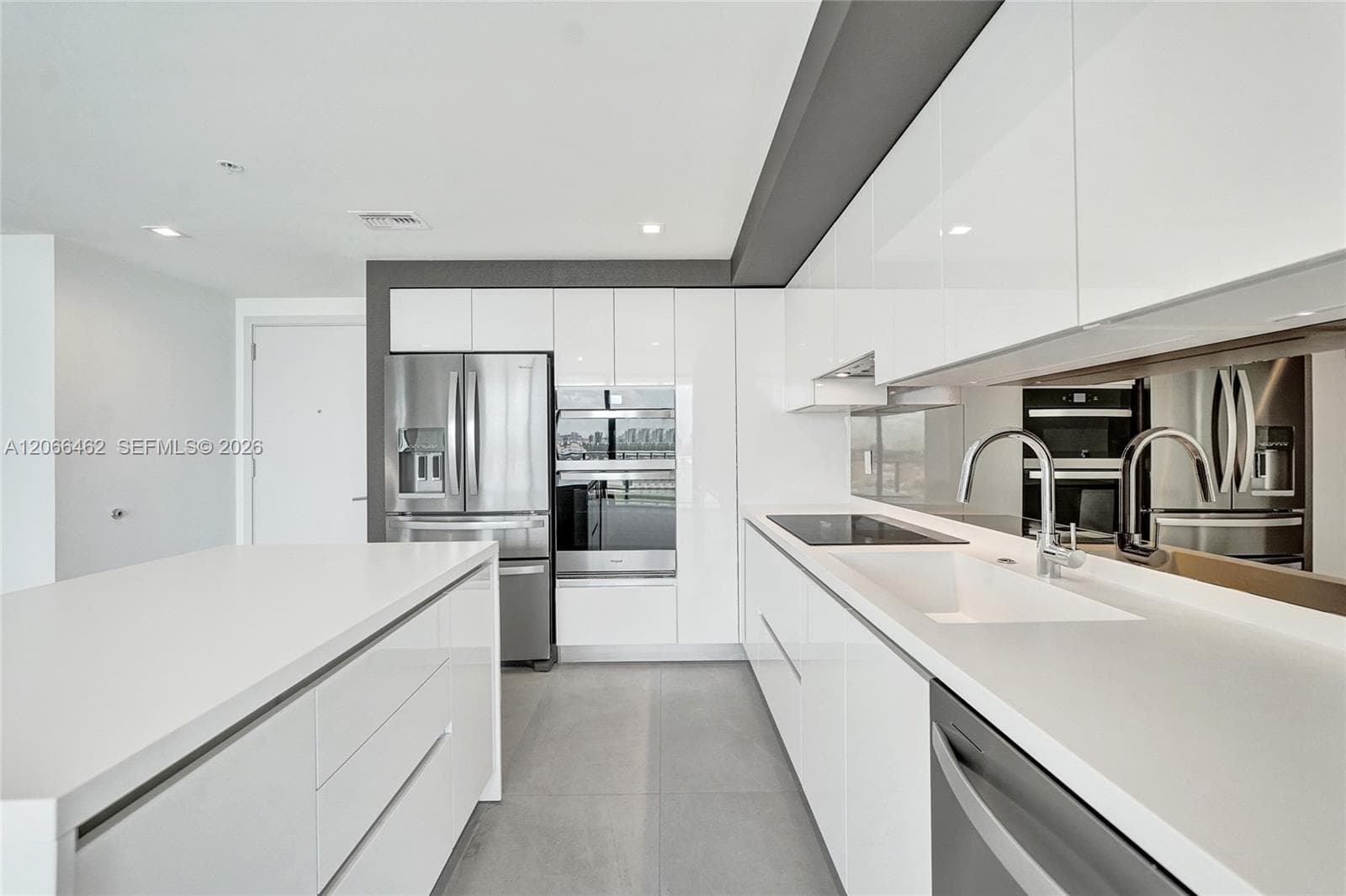 1170 E HALLANDALE BEACH BOULEVARD # 1111, Hallandale Beach, FL 33009 photo 11