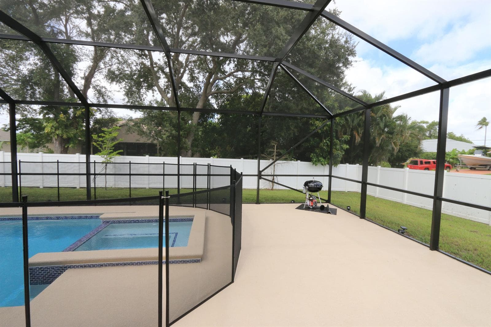 592 SW DAUPHIN Avenue, Port St. Lucie, FL 34953 photo 6