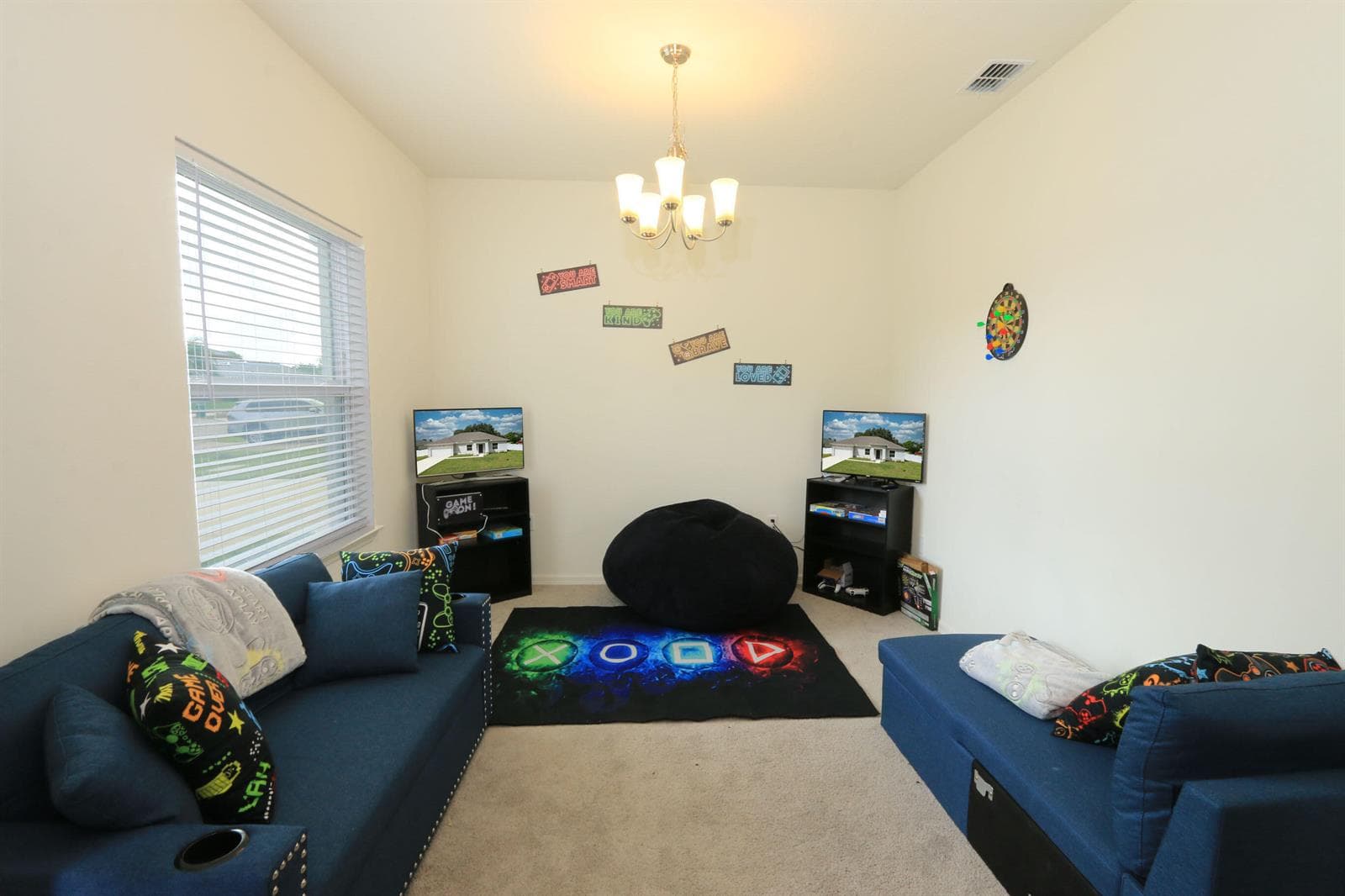 592 SW DAUPHIN Avenue, Port St. Lucie, FL 34953 photo 13