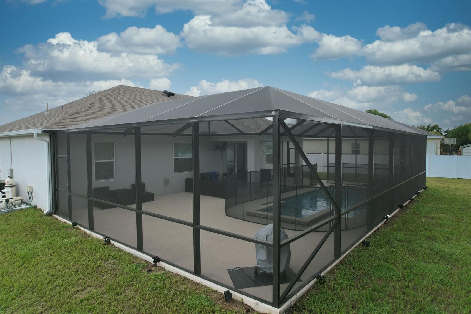 592 SW DAUPHIN Avenue, Port St. Lucie, FL 34953 photo 4