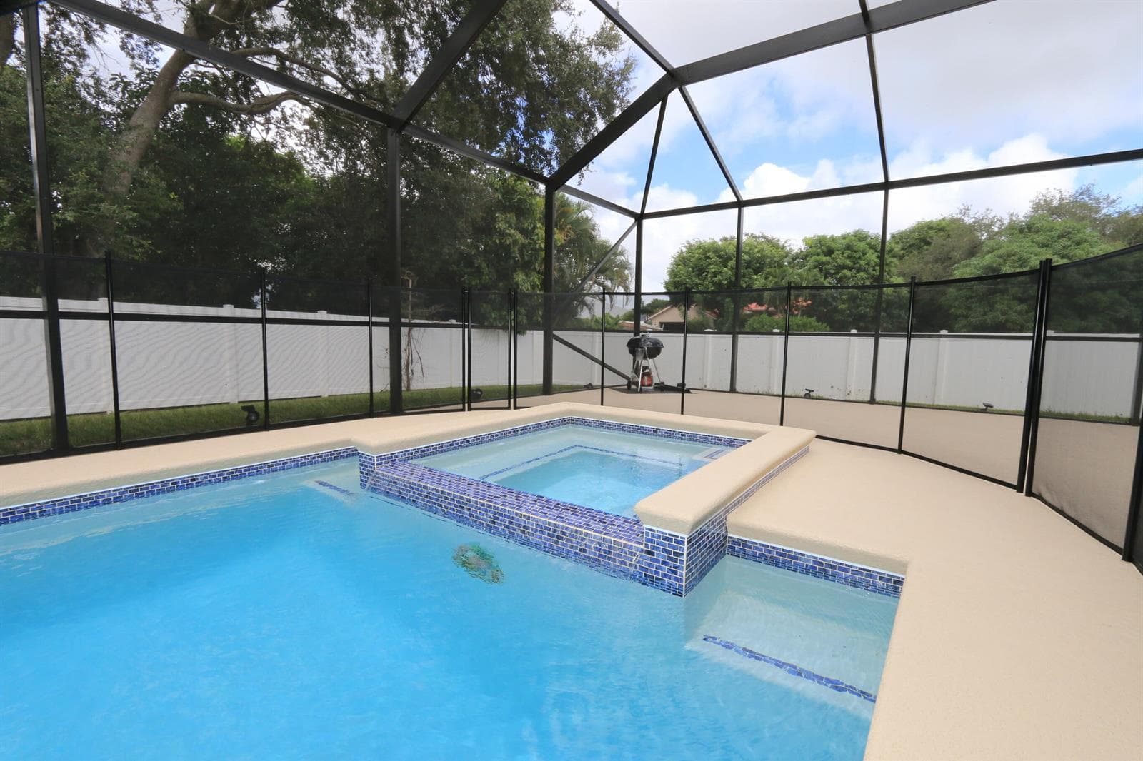 592 SW DAUPHIN Avenue, Port St. Lucie, FL 34953 photo 8