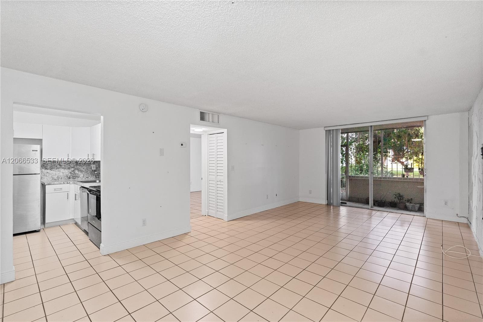 8501 NW 8th St # 106, Miami, FL 33126 photo 7