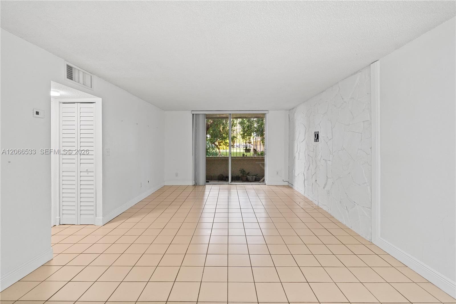 8501 NW 8th St # 106, Miami, FL 33126 photo 9