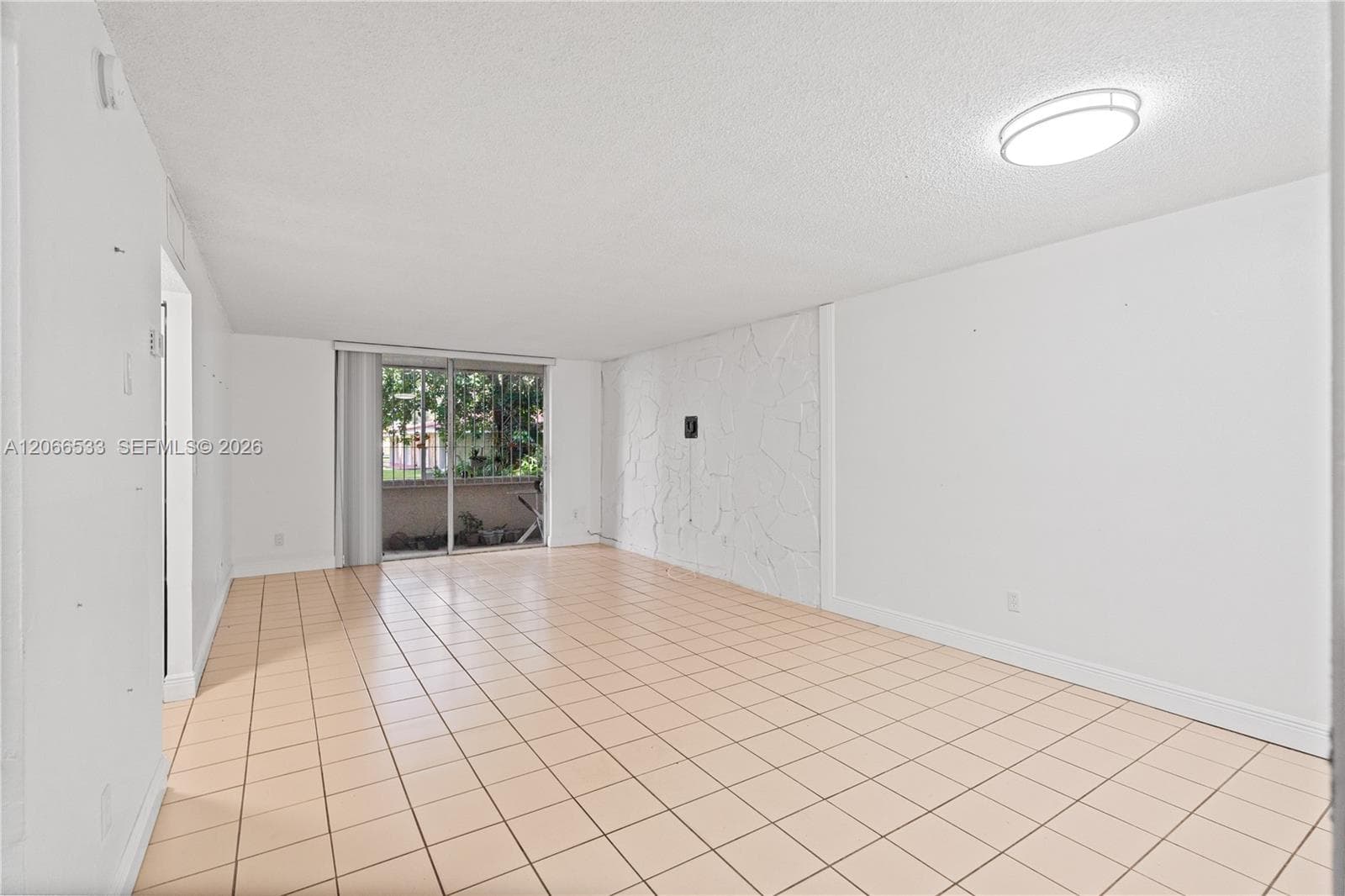 8501 NW 8th St # 106, Miami, FL 33126 photo 8
