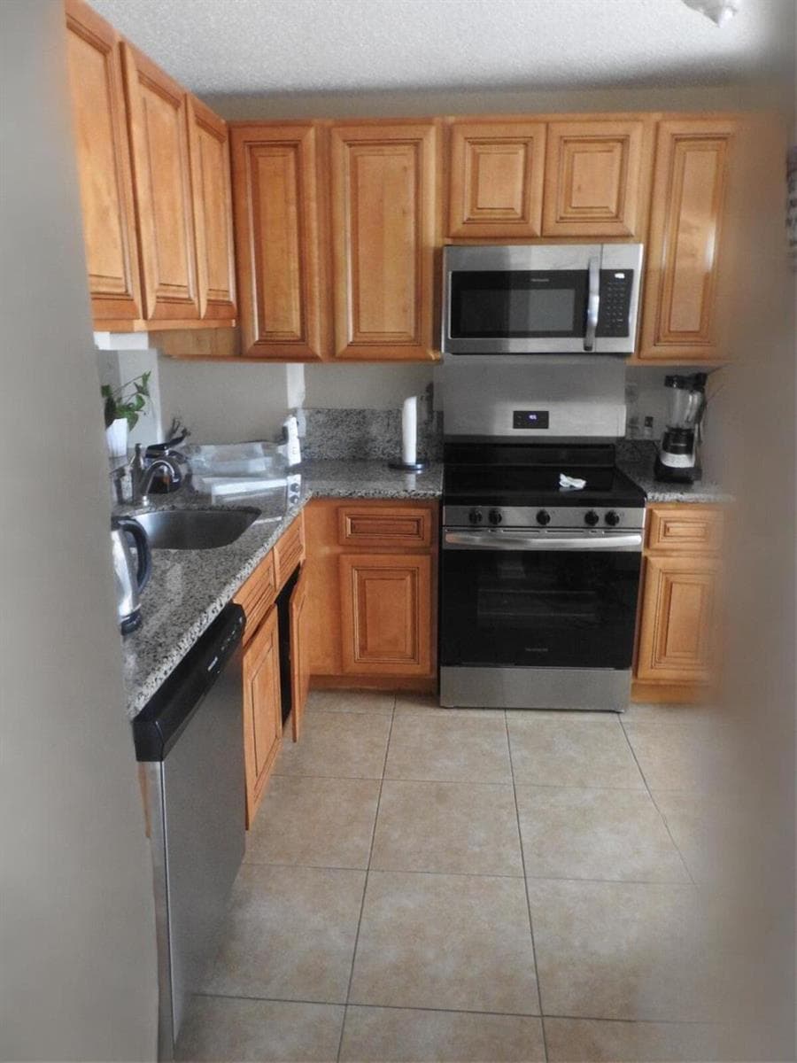 134 Oakwood Drive, Jupiter, FL 33458 photo 6