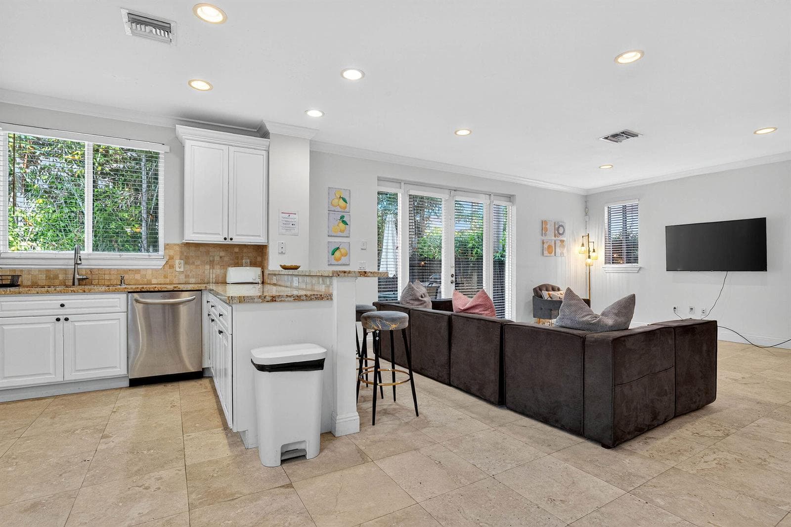 1705 NE 11th Street, Fort Lauderdale, FL 33304 photo 10