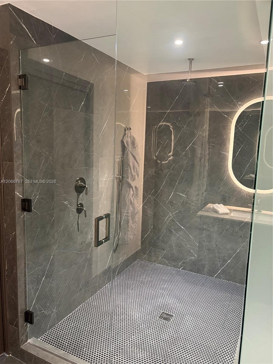 20 NE 11 Street # 1701, Miami, FL 33132 photo 6