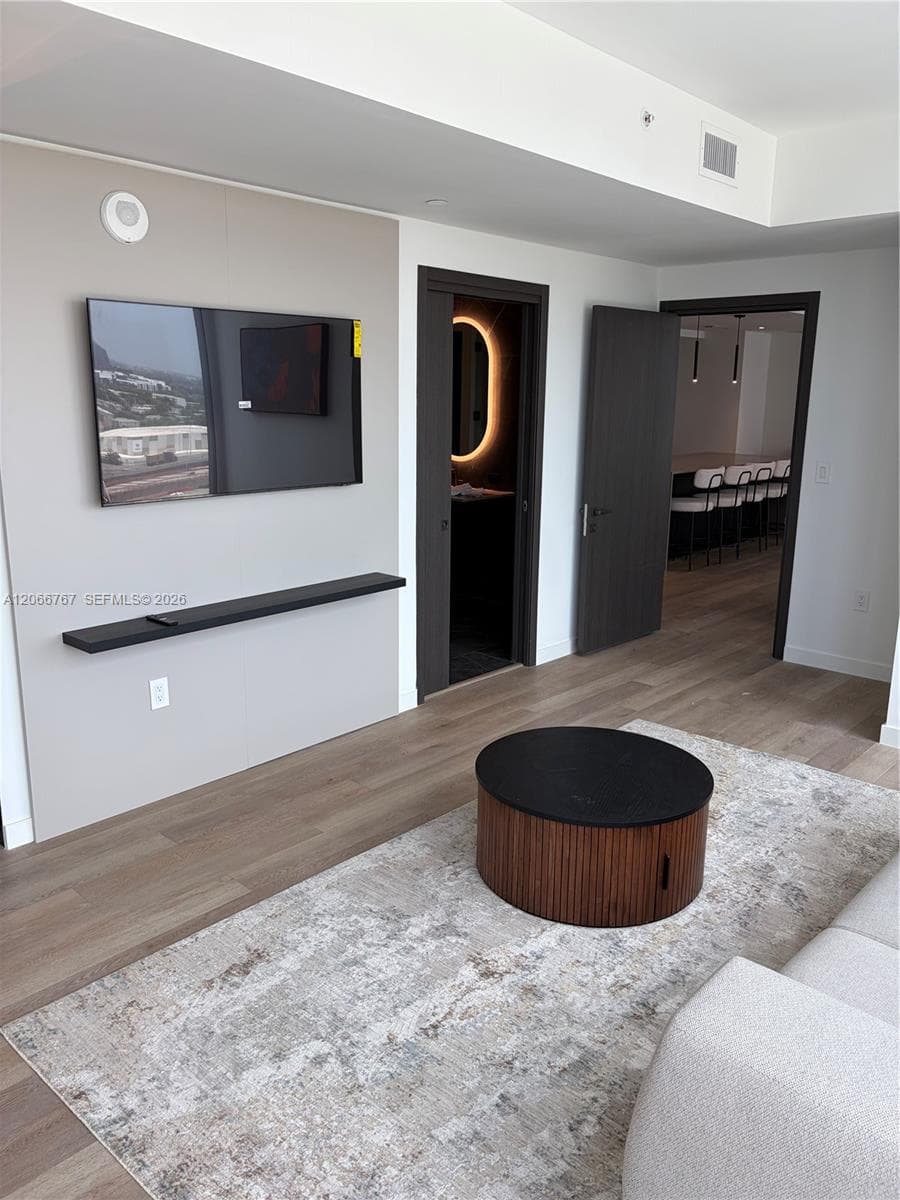 20 NE 11 Street # 1701, Miami, FL 33132 photo 8