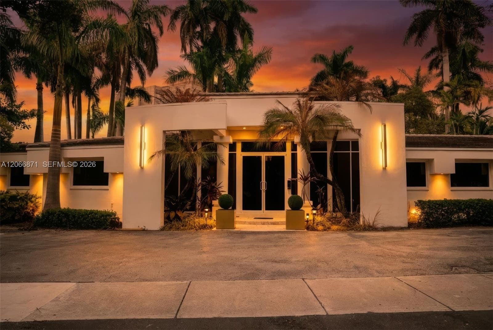 1571 NW 13th Ct, Miami, FL 33125 photo 6