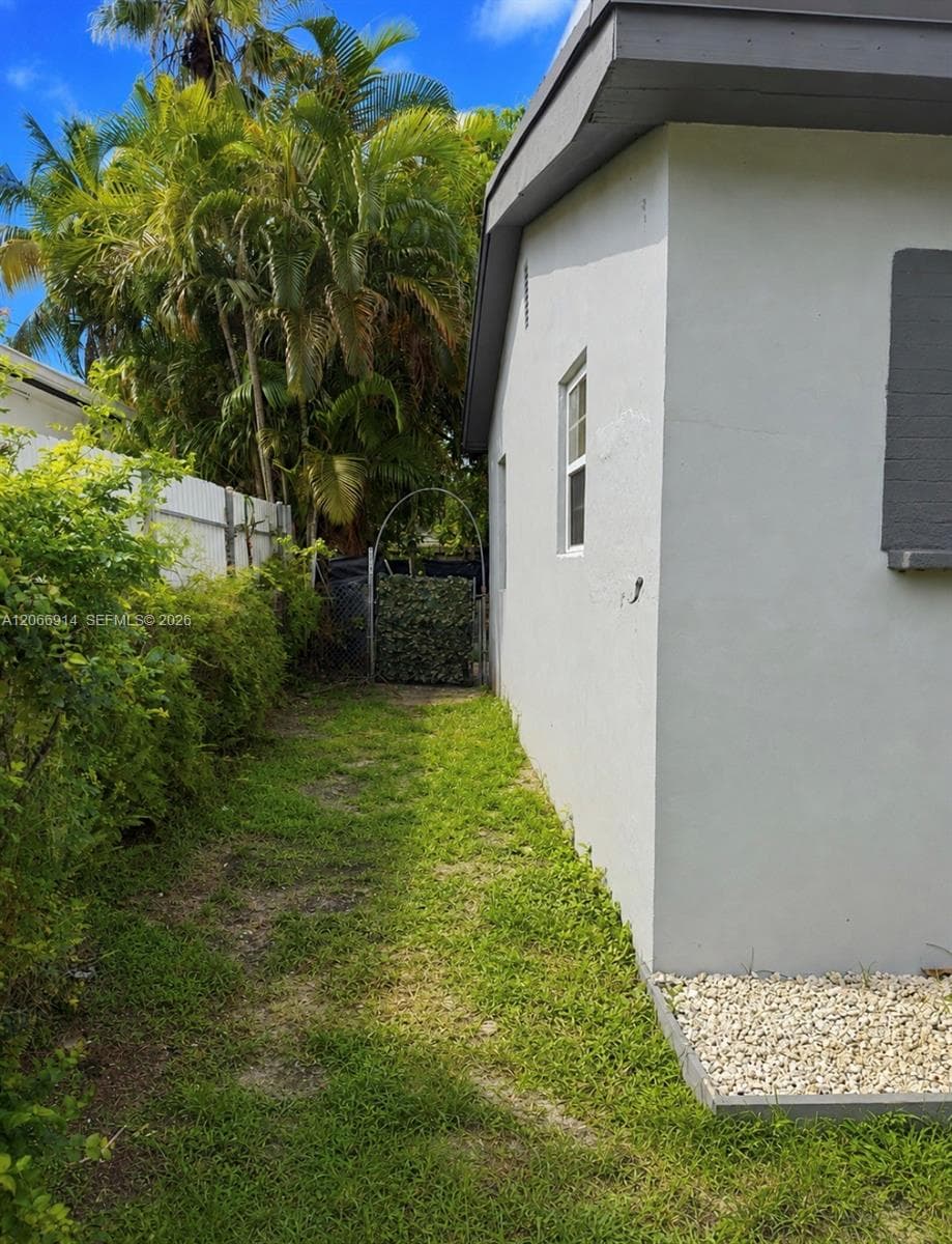 1650 NW 123rd St, North Miami, FL 33167 photo 9