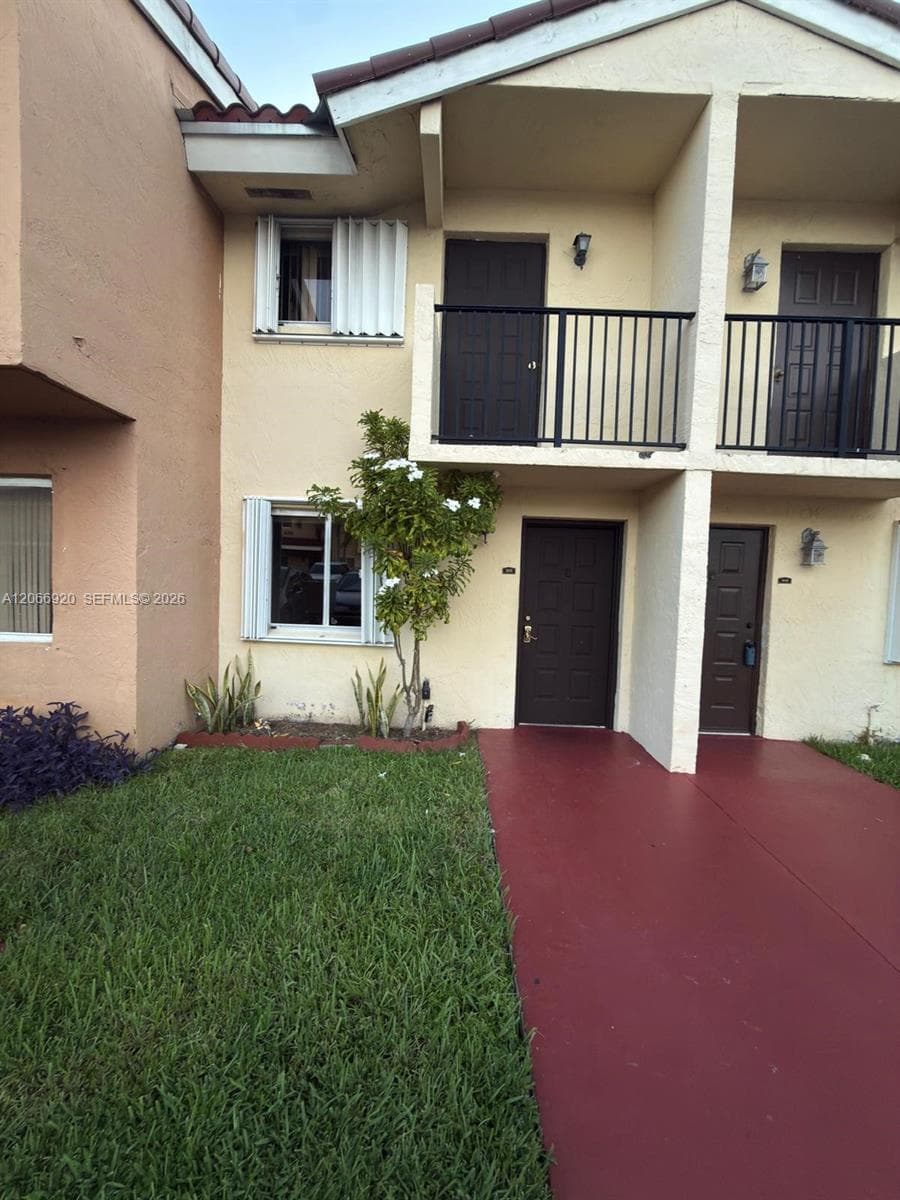 560 NW 82nd Pl # 305, Miami, FL 33126 photo 2