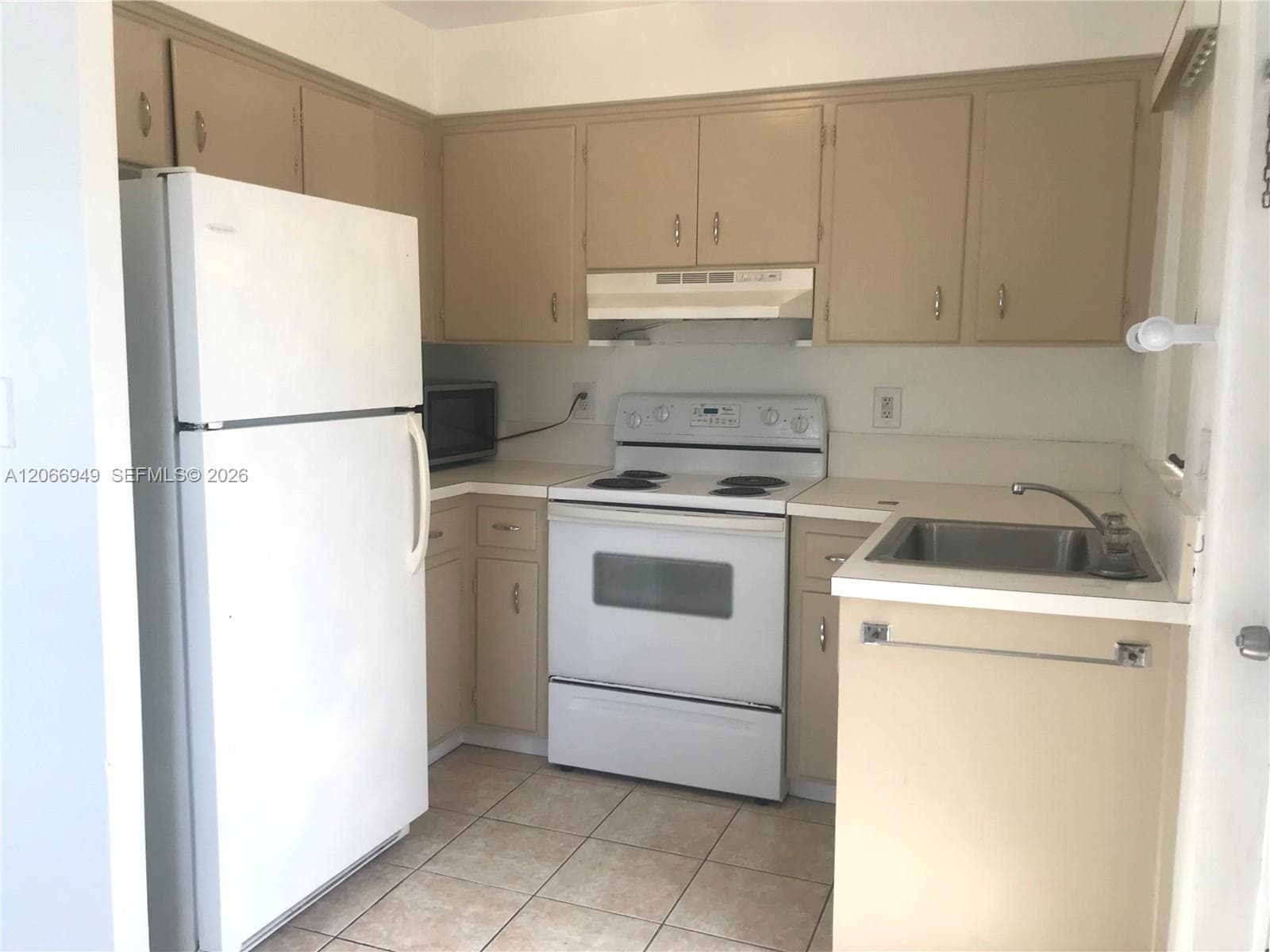 2724 NE 32nd St # 1, Fort Lauderdale, FL 33306 photo 6