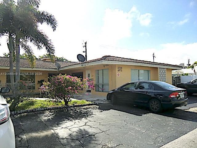 2724 NE 32nd St # 1, Fort Lauderdale, FL 33306 photo 10