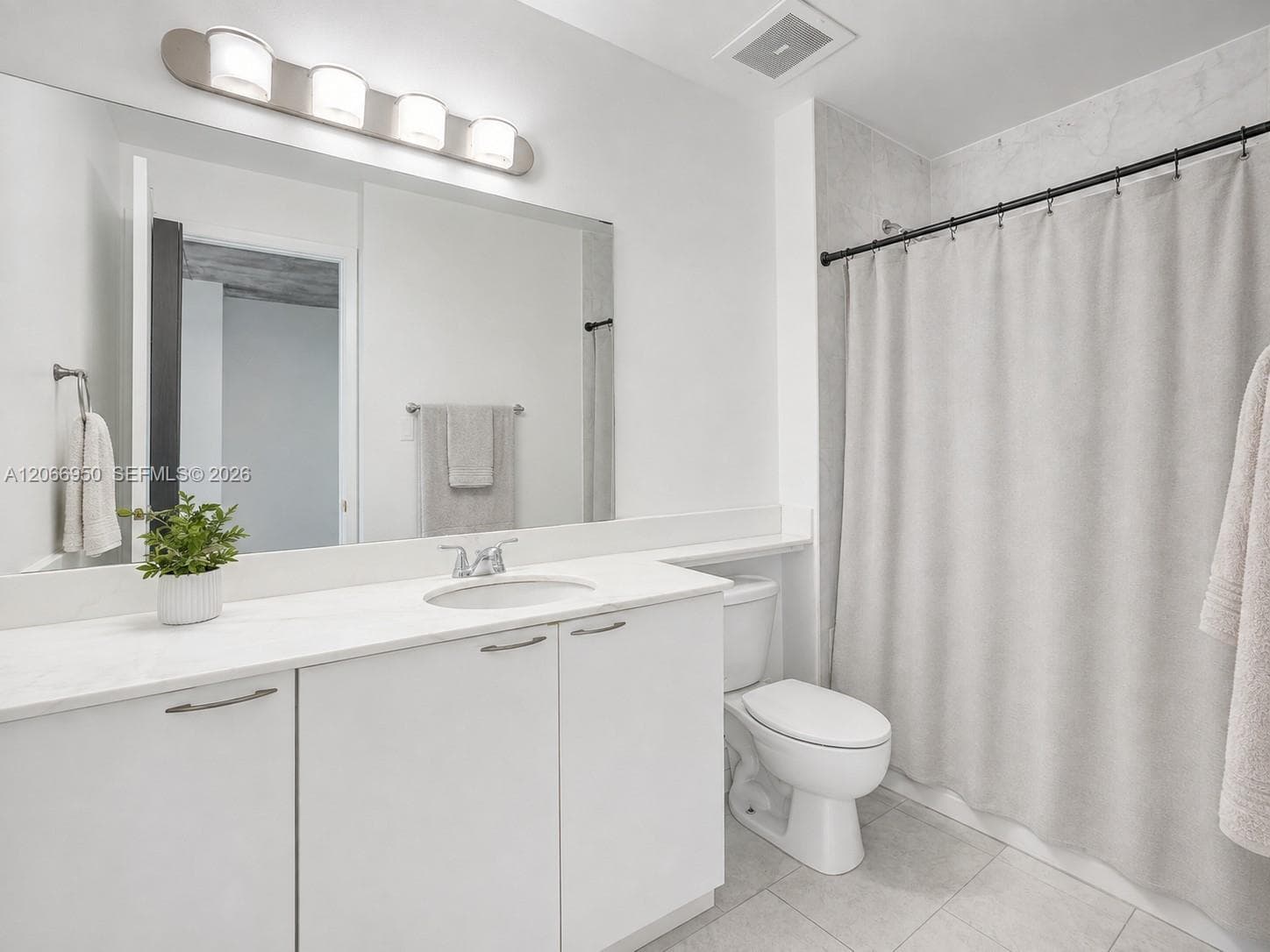234 NE 3rd St # 1007, Miami, FL 33132 photo 11