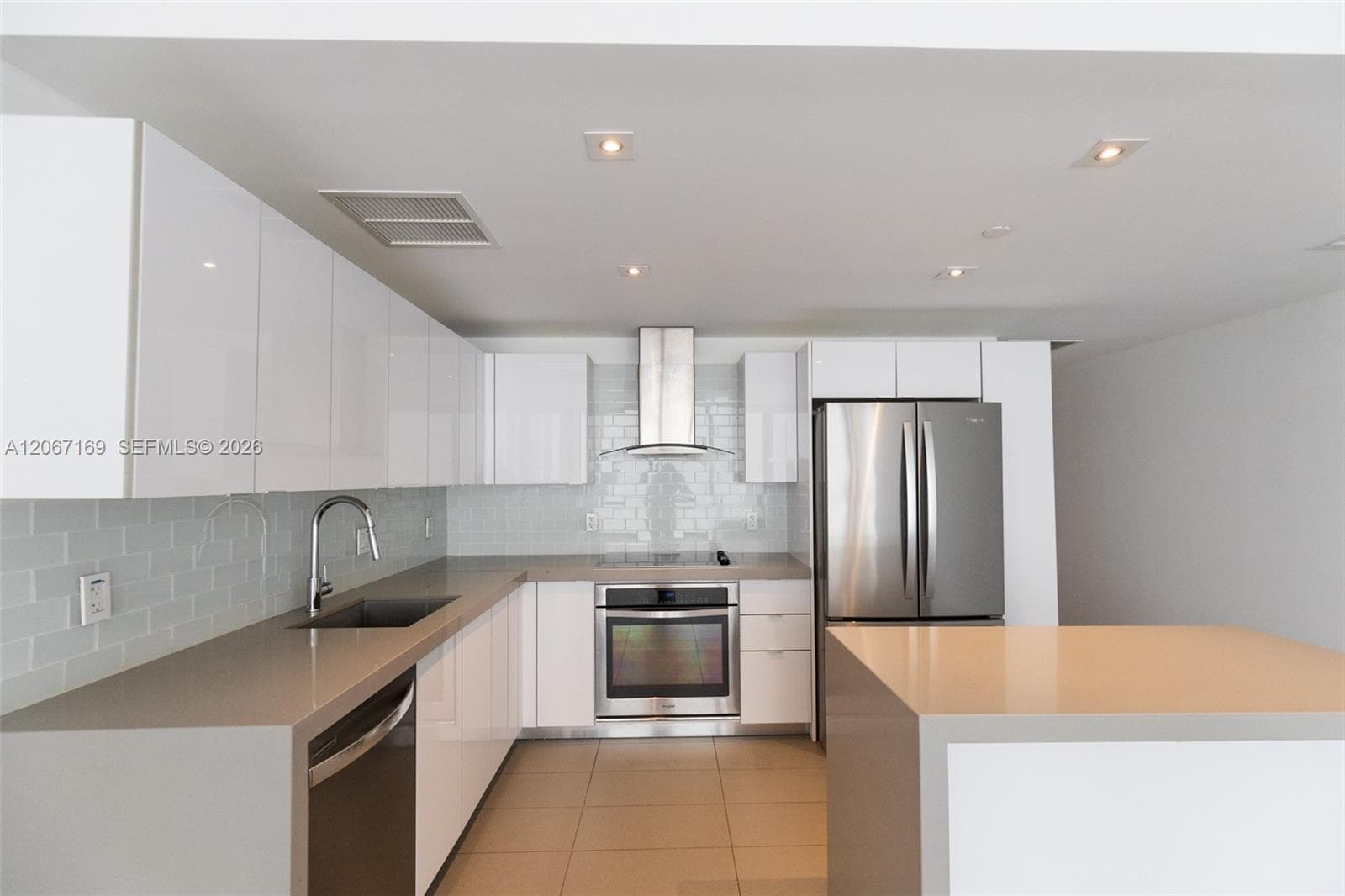 1600 NE 1st Ave # 1420, Miami, FL 33132 photo 4