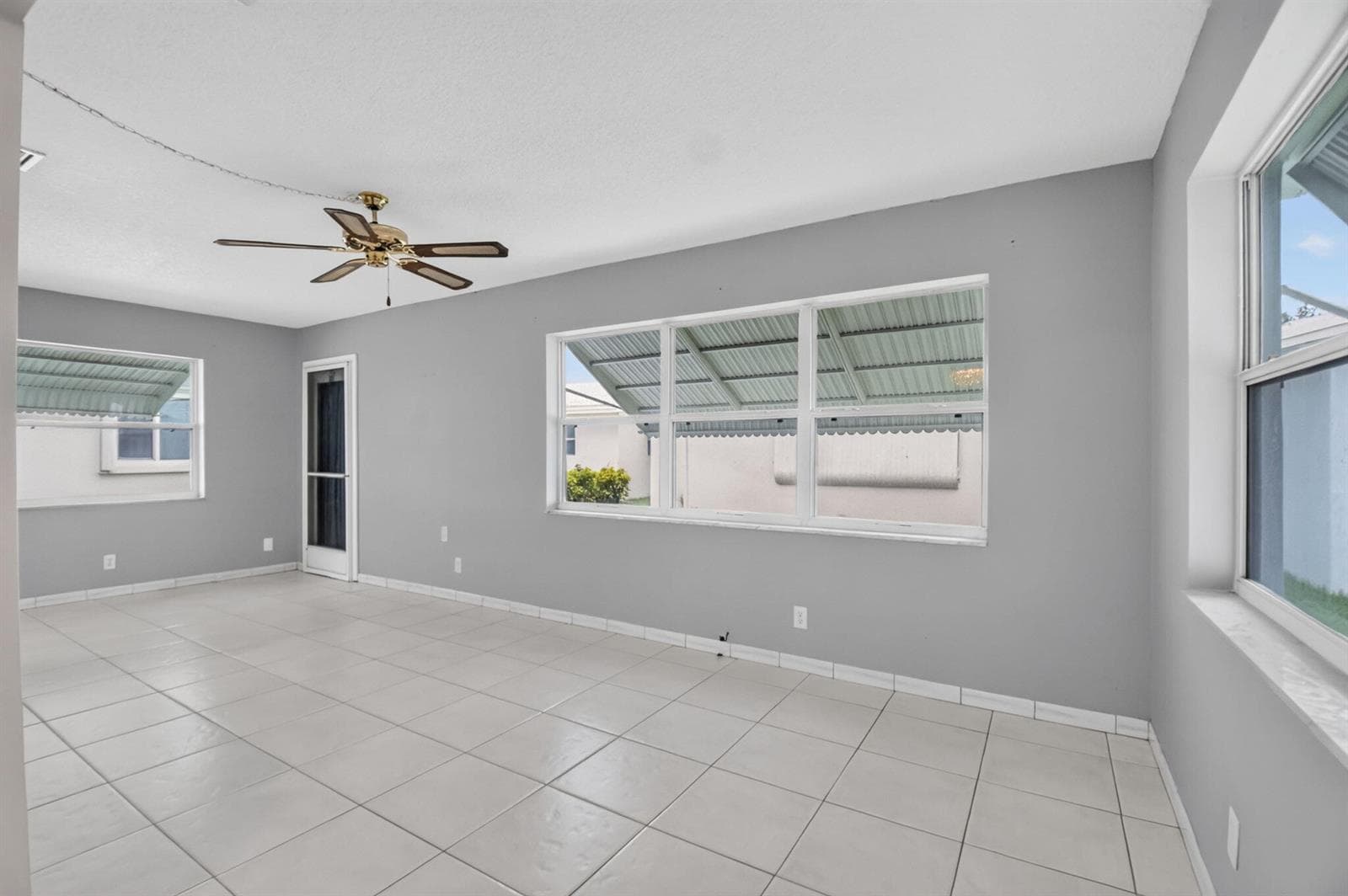 2091 SW 13th Terrace SW, Boynton Beach, FL 33426 photo 12