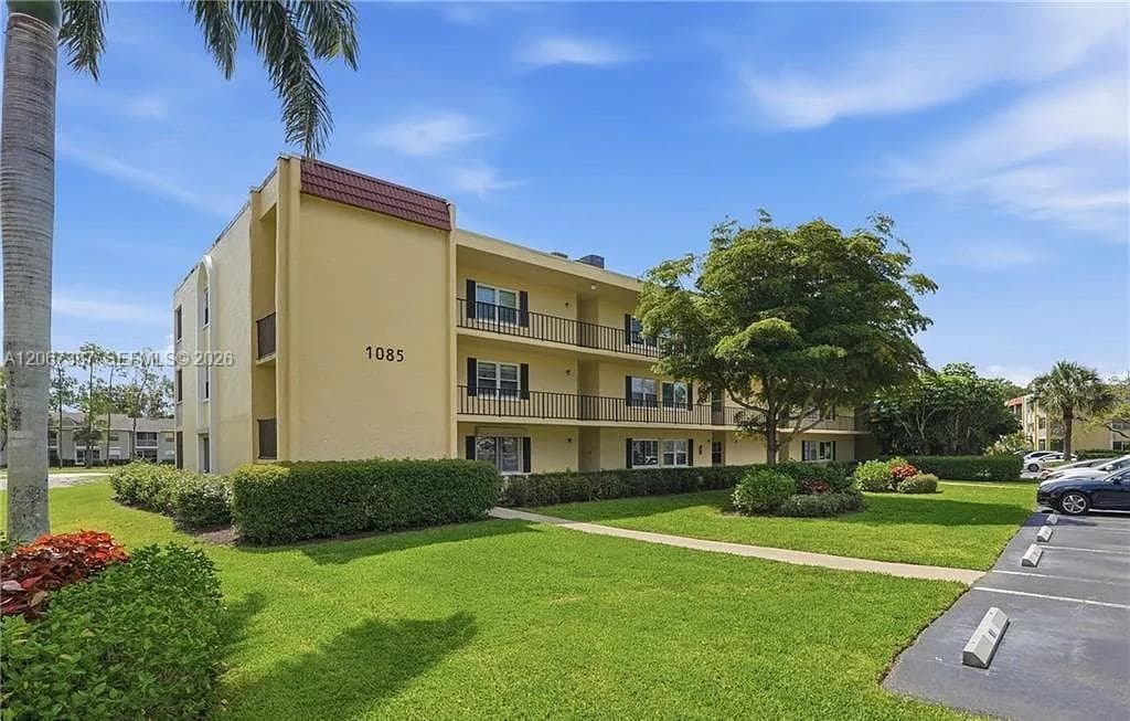 1085 Forest Lakes Dr # 8102, Naples, FL 34105 photo 3