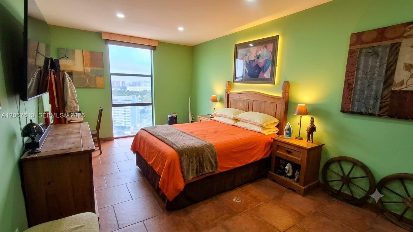 13499 Biscayne Blvd # PH1712, North Miami, FL 33181 photo 9