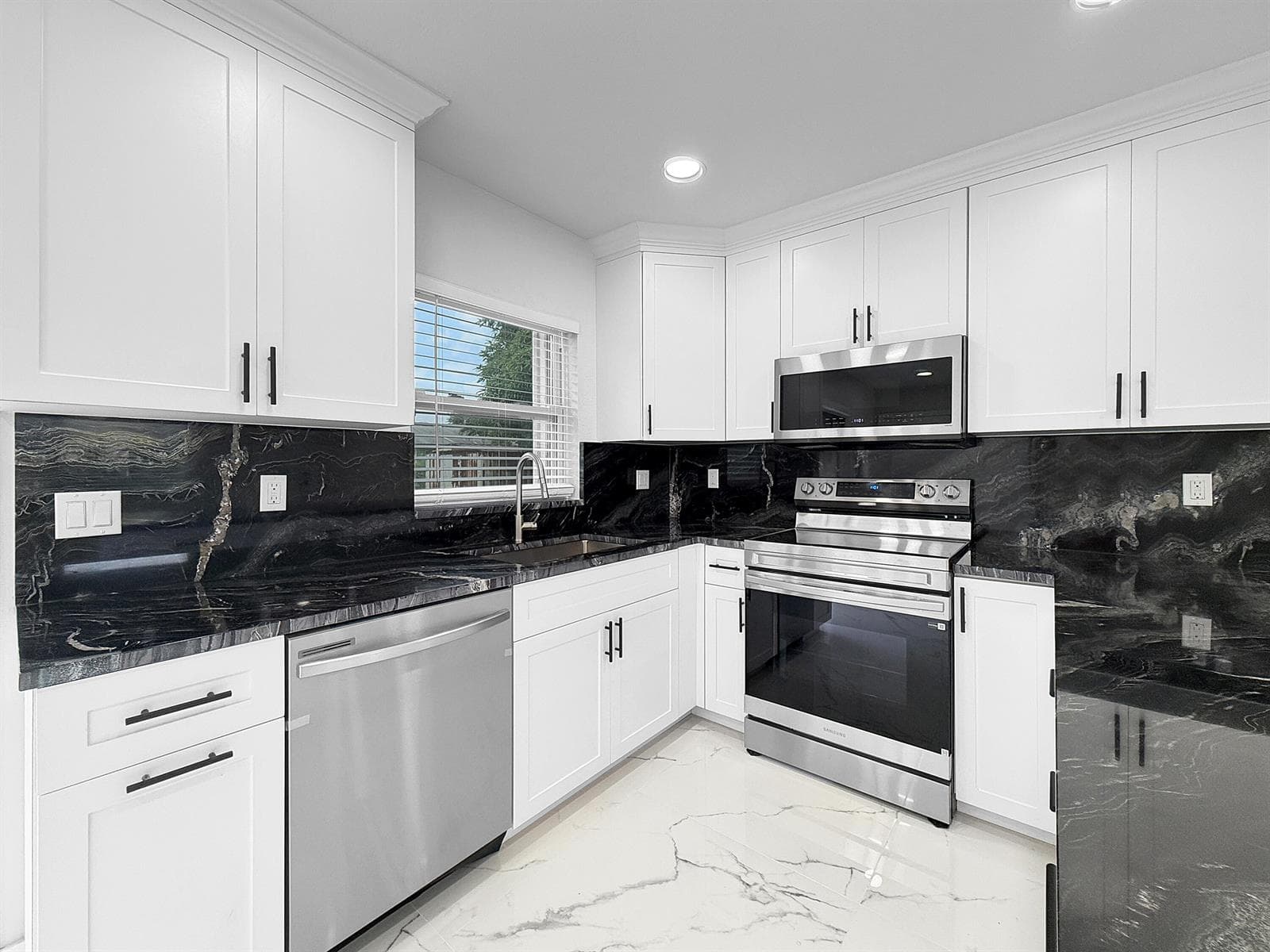 2030 NE 1st Lane, Boynton Beach, FL 33435 photo 11