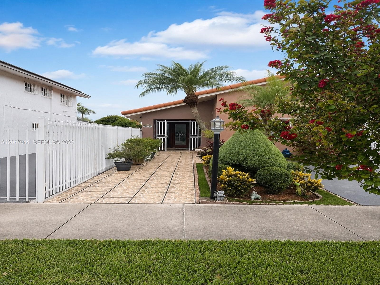10070 SW 2nd St, Miami, FL 33174 photo 7