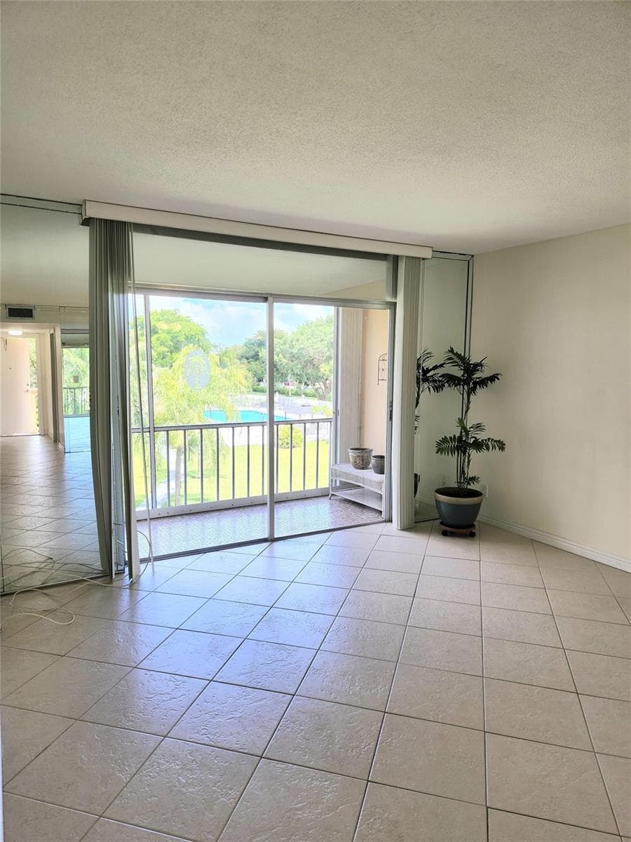 4700 WASHINGTON Street # 308, Hollywood, FL 33021 photo 9