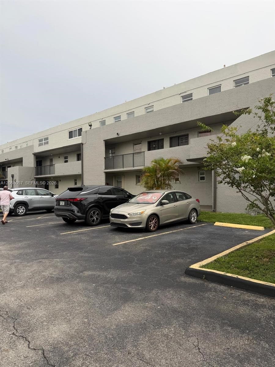30 NW 87th Ave # C223, Miami, FL 33172 photo 11