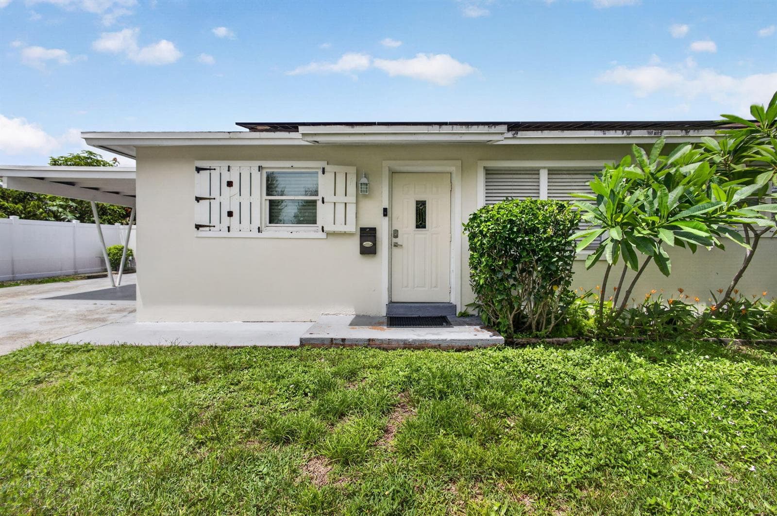 813 Date Palm Drive, Lake Park, FL 33403 photo 6