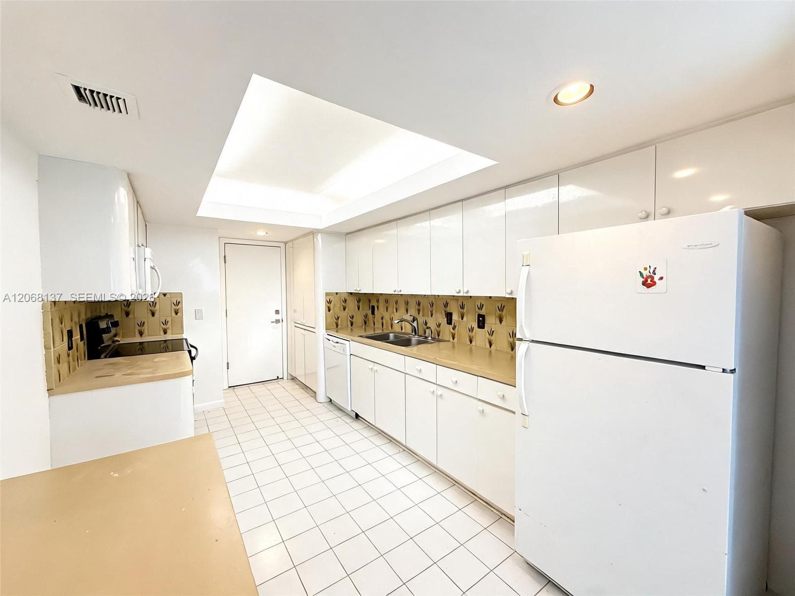 1904 S Ocean Dr # 1206, Hallandale Beach, FL 33009 photo 12