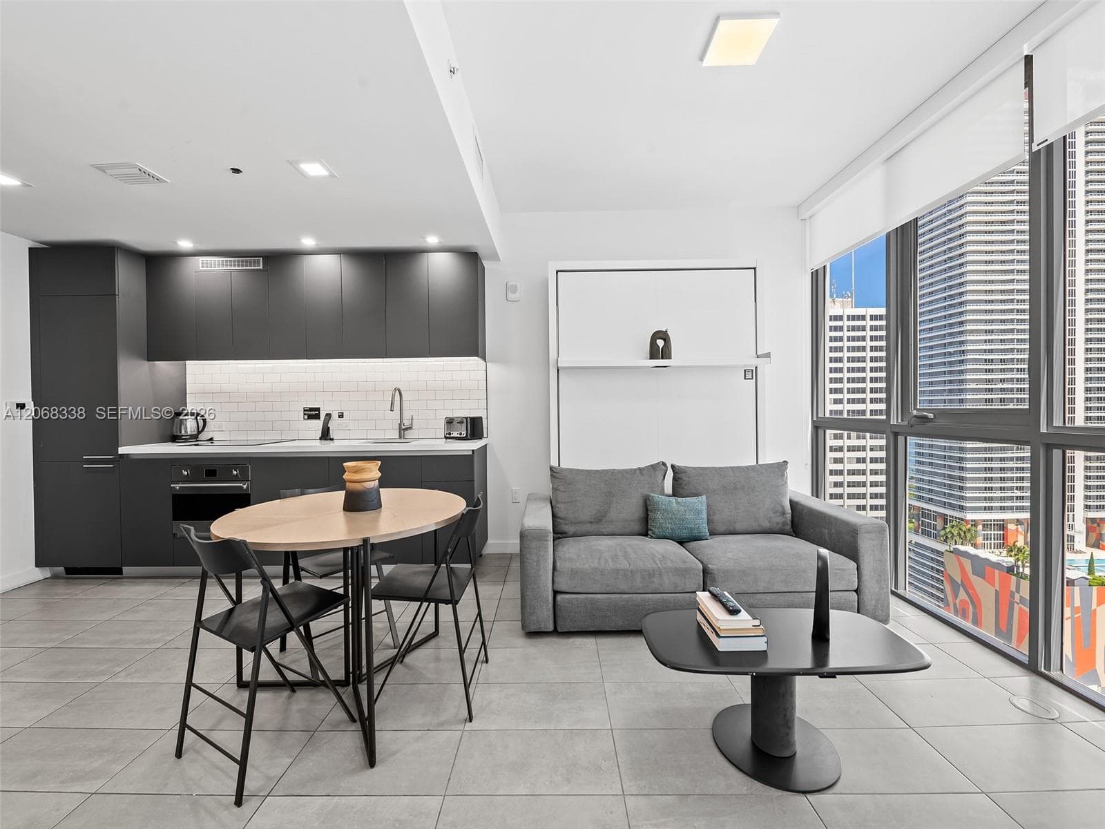 227 NE 2nd St # 2501, Miami, FL 33132 photo 6