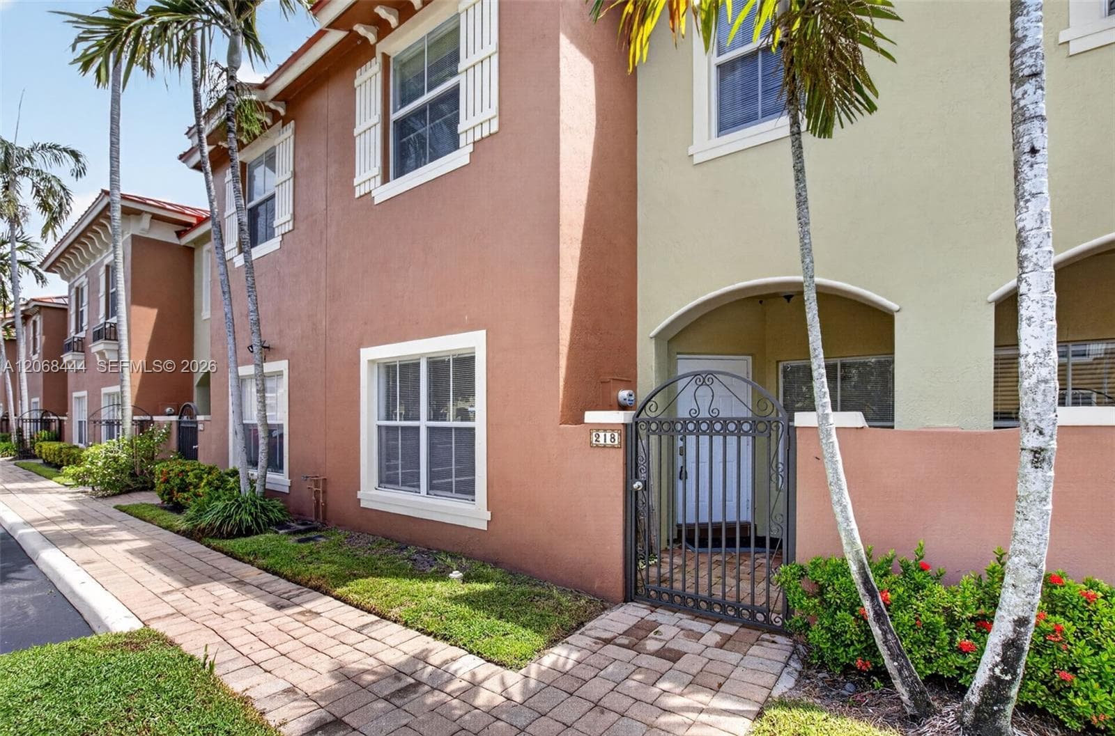 218 Lake Monterey Cir, Boynton Beach, FL 33426 photo 2