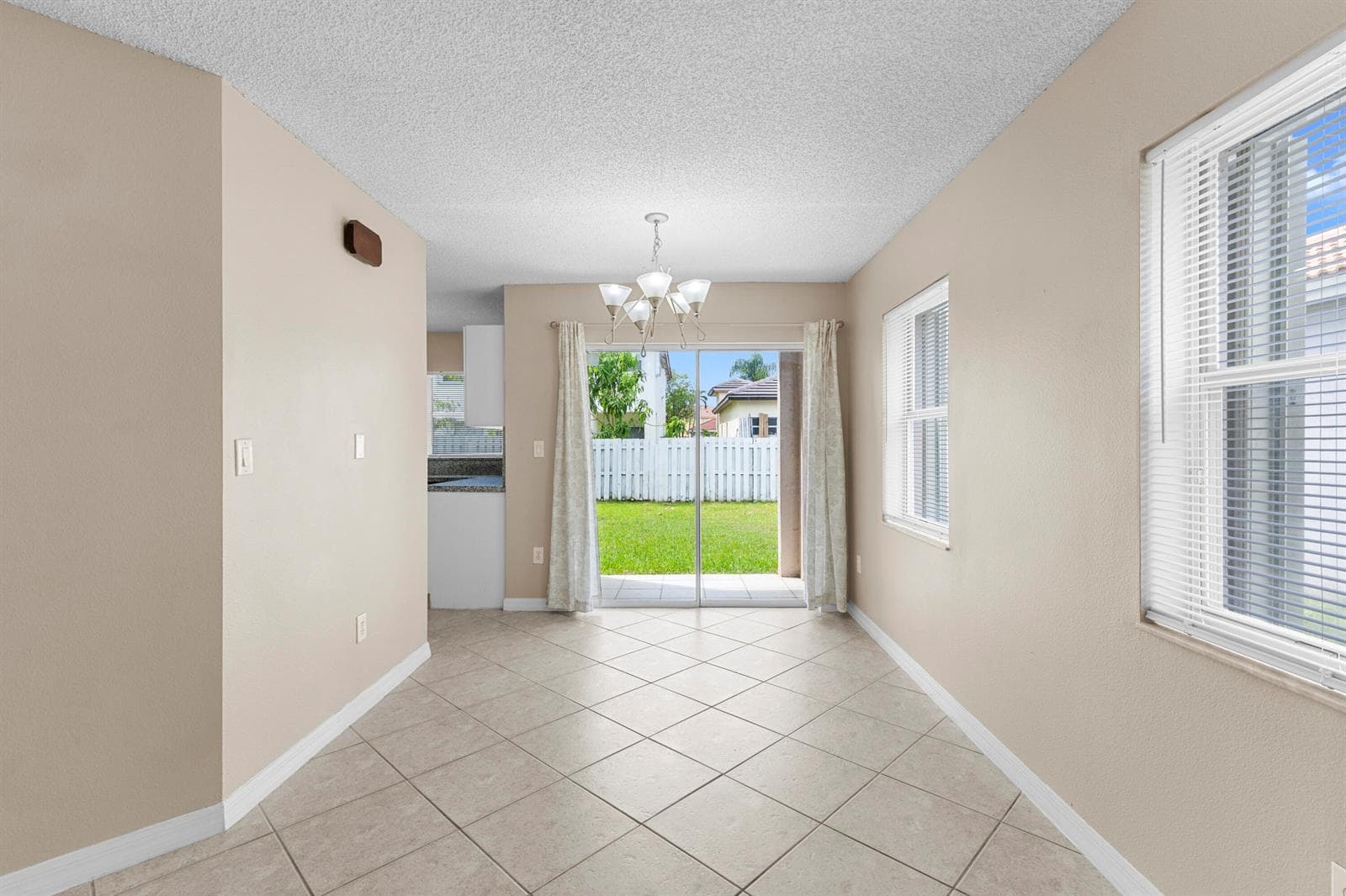 19250 NW 12TH Manor, Pembroke Pines, FL 33029 photo 12