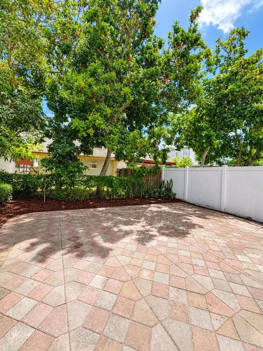 7920 SW 7TH Place, North Lauderdale, FL 33068 photo 11