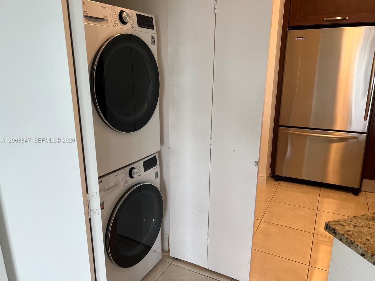 Listing photo 8