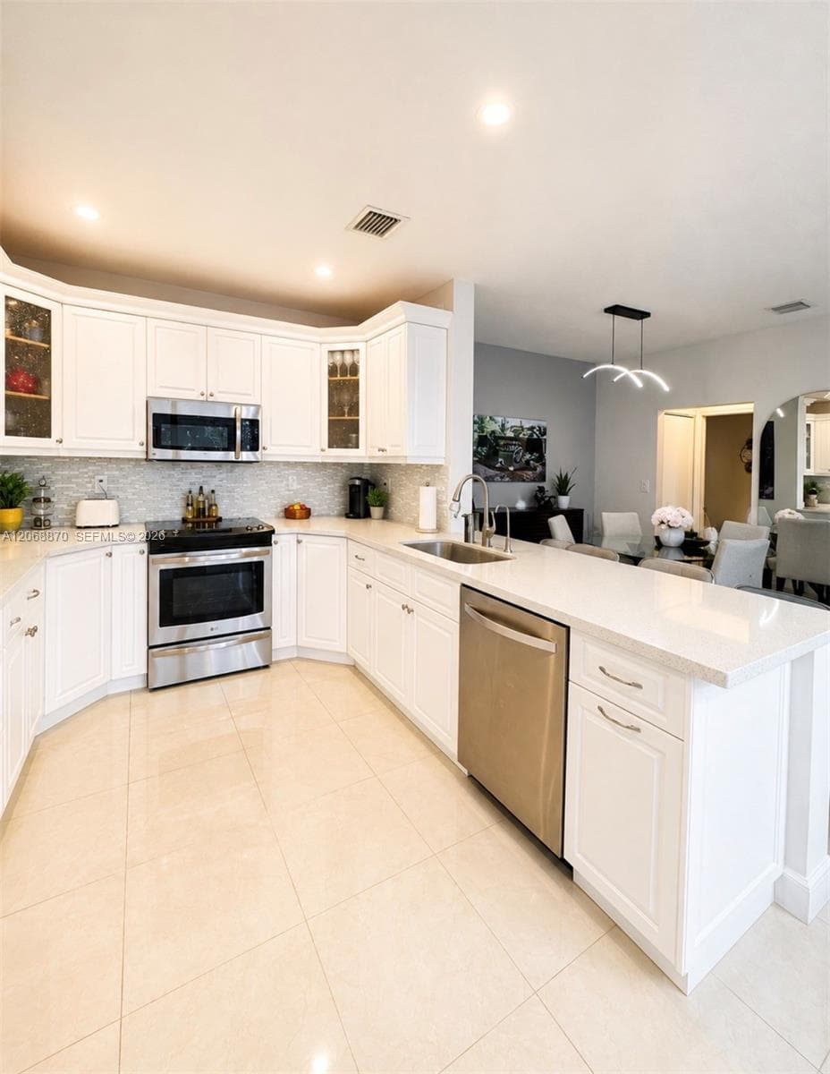 1135 Cherrypalm Ln, Hollywood, FL 33019 photo 12