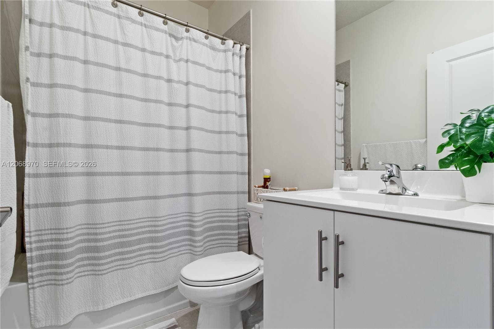 11410 W 34th Way, Hialeah, FL 33018 photo 12