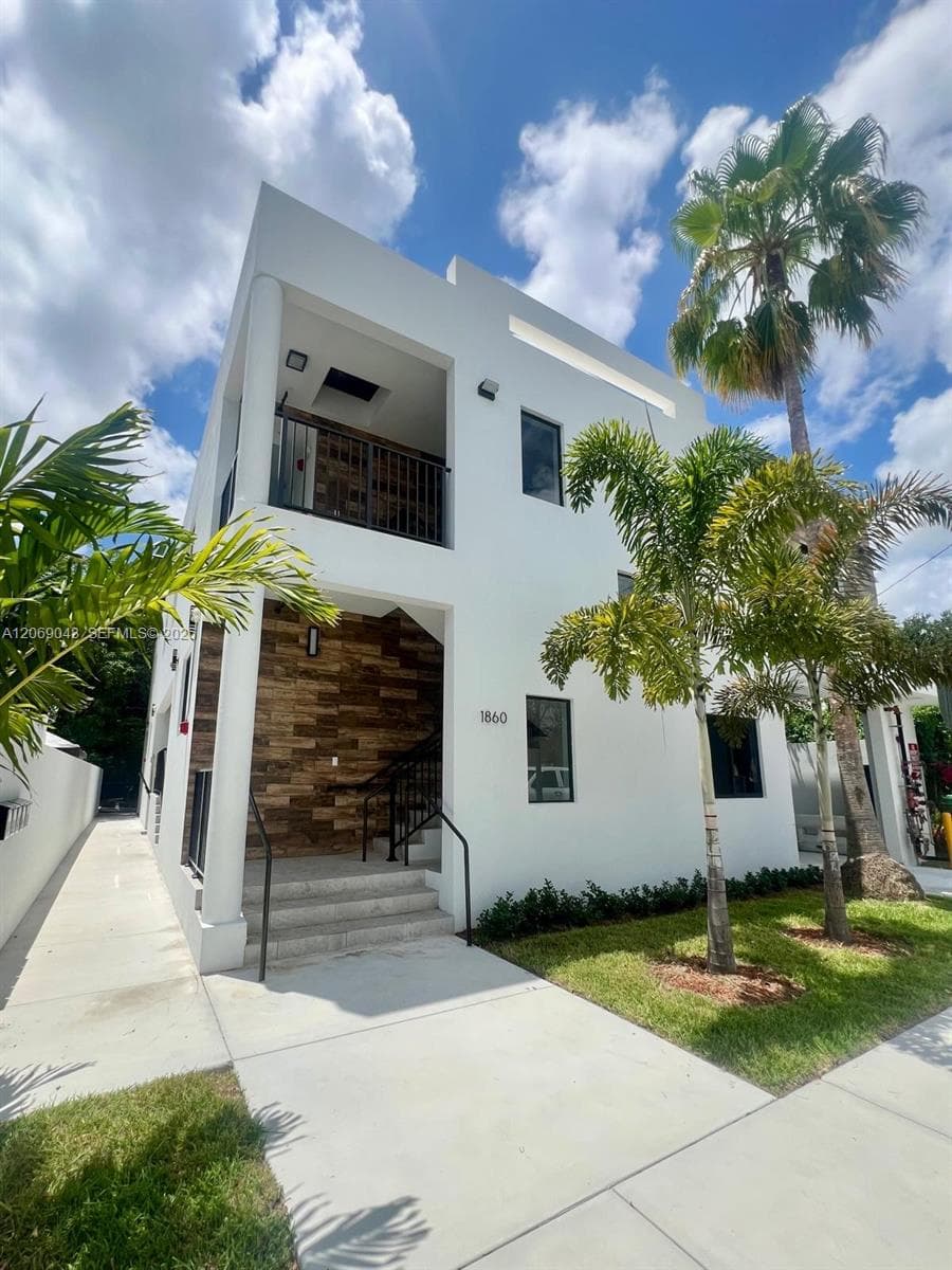 1860 NW 19th St # 102, Miami, FL 33125 photo 2