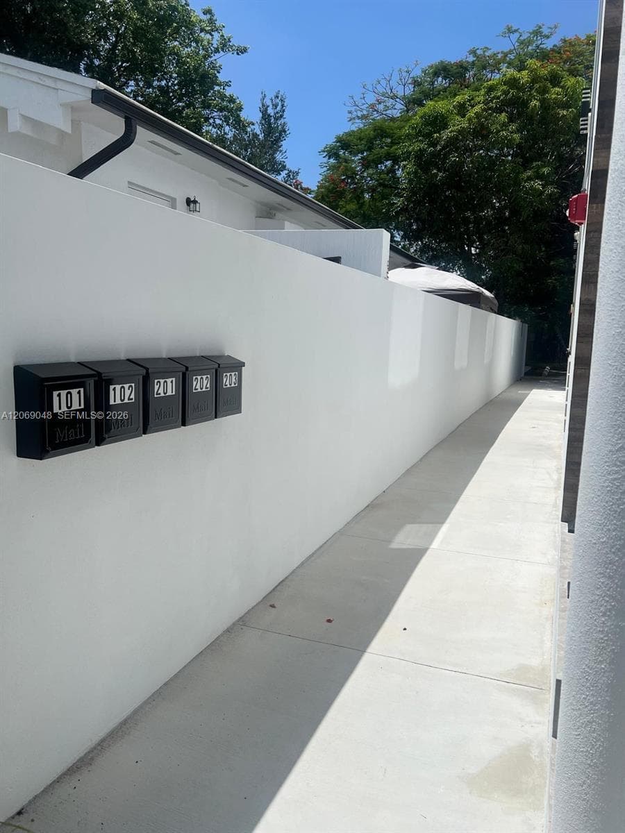 1860 NW 19th St # 102, Miami, FL 33125 photo 6