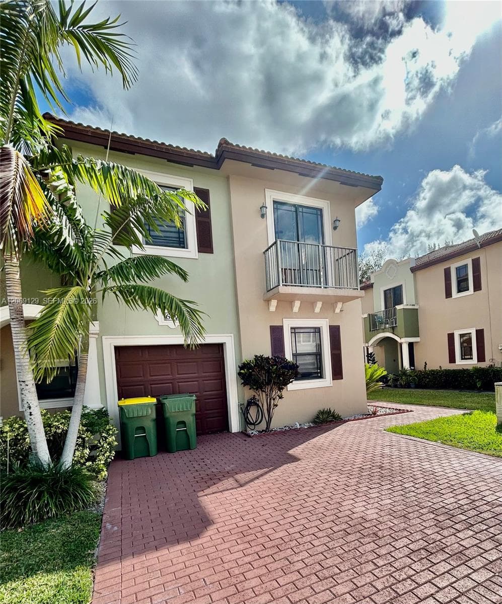 607 NE 35th Ave # 607, Homestead, FL 33033 photo 2