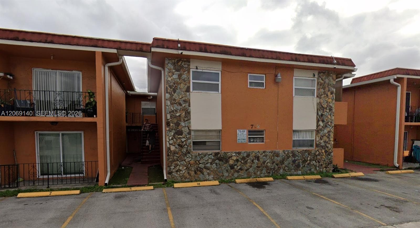 718 SE 8th St # 6, Hialeah, FL 33010 photo 9