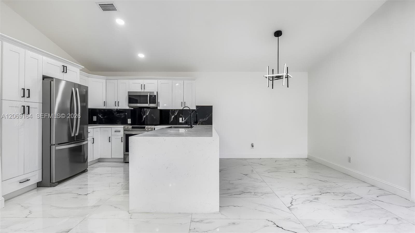 2421 SW 84th Ter, Miramar, FL 33025 photo 13