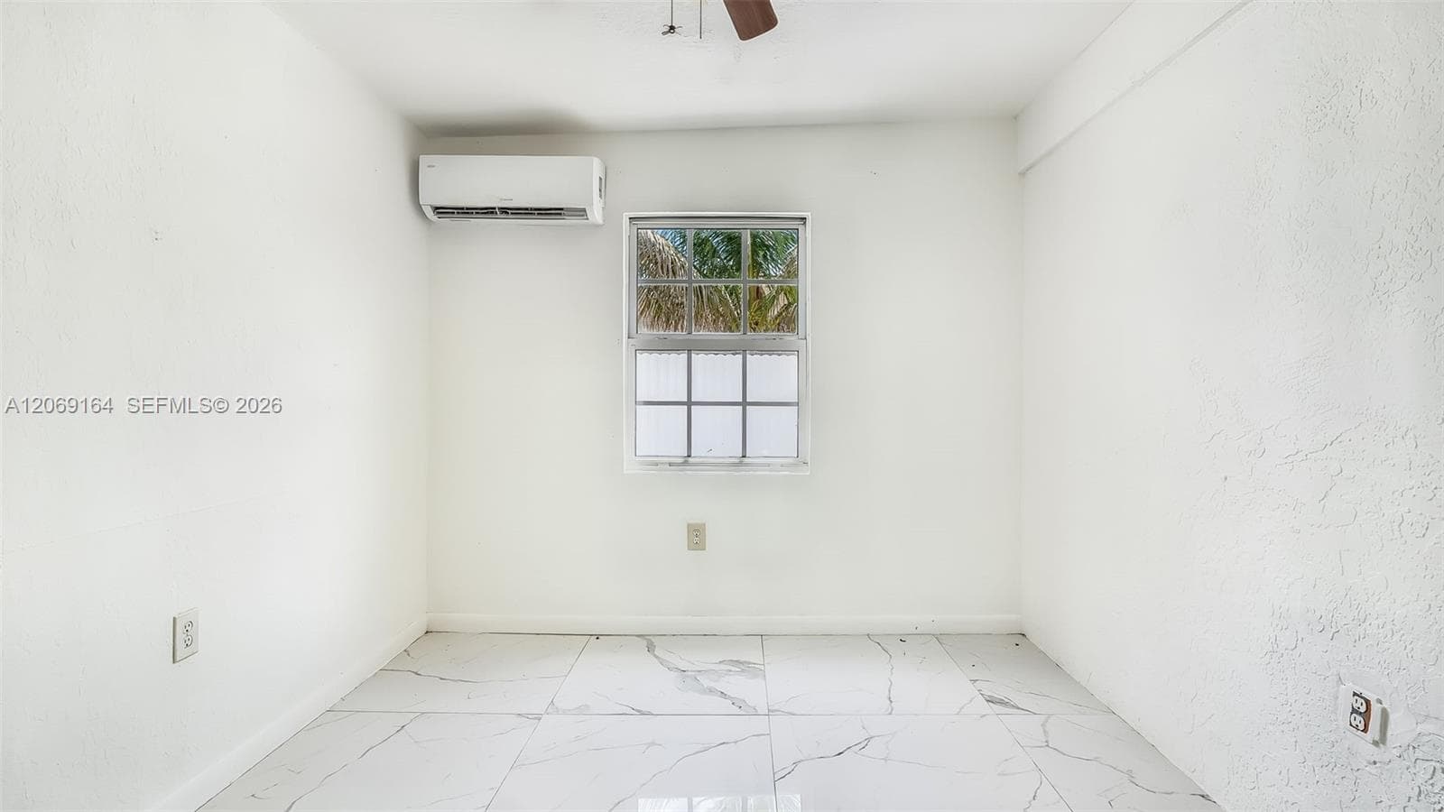 2421 SW 84th Ter, Miramar, FL 33025 photo 10