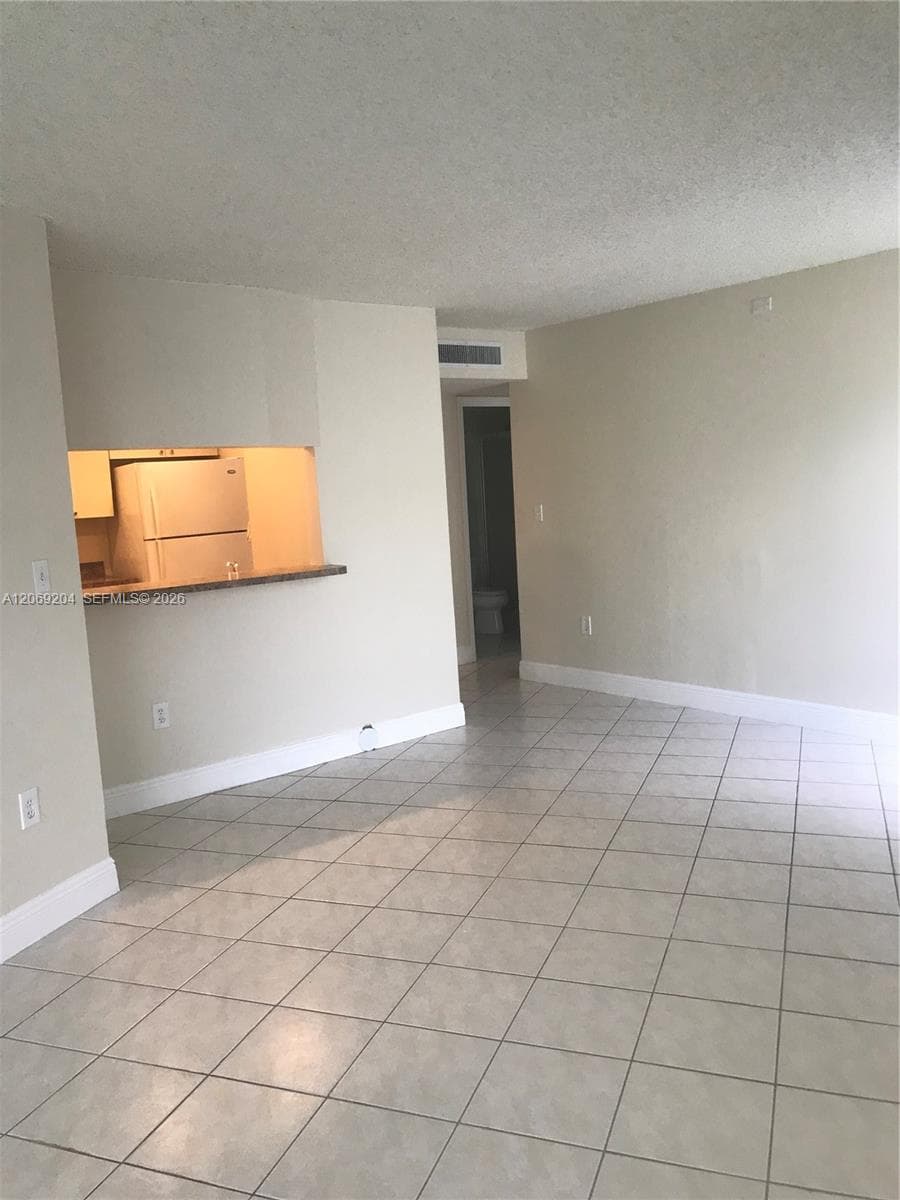 7125 NW 186th St # B106, Hialeah, FL 33015 photo 7