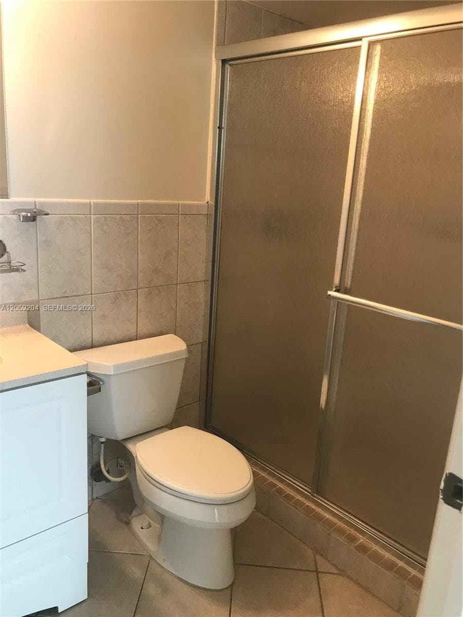 7125 NW 186th St # B106, Hialeah, FL 33015 photo 11